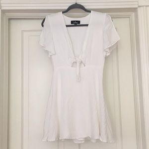 White Lulu’s Tie-Front Sundress
